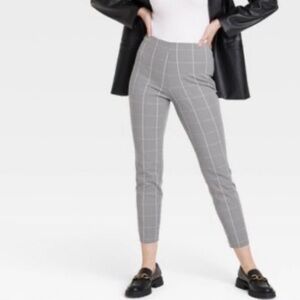 a new day Gray Checkered Women's Cropped Pants nwot